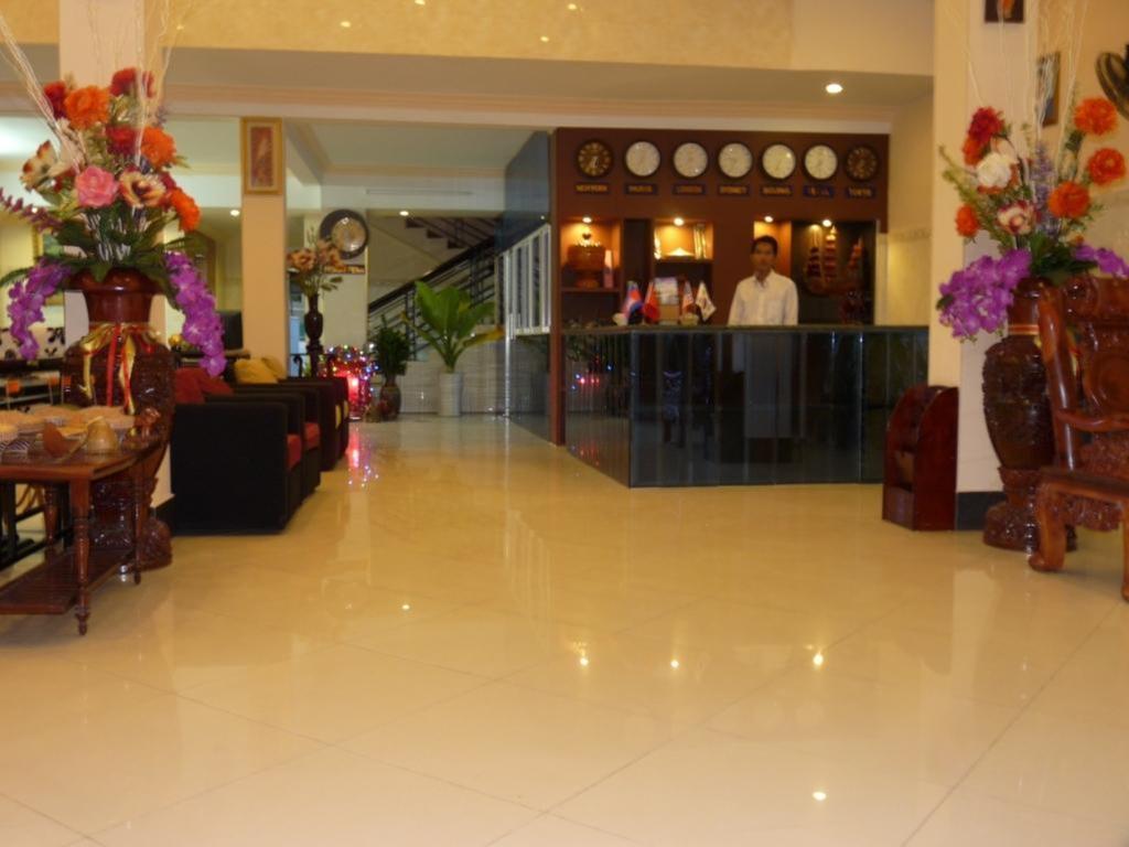 Hi Land Hotel Phnom Penh Exterior photo
