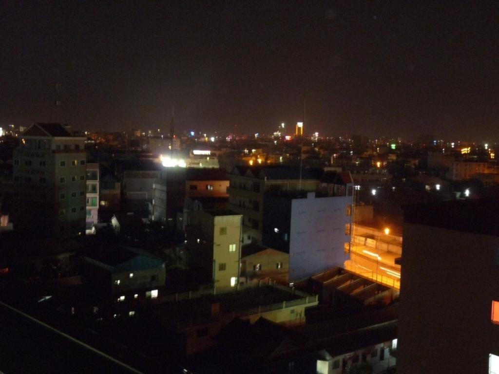 Hi Land Hotel Phnom Penh Exterior photo