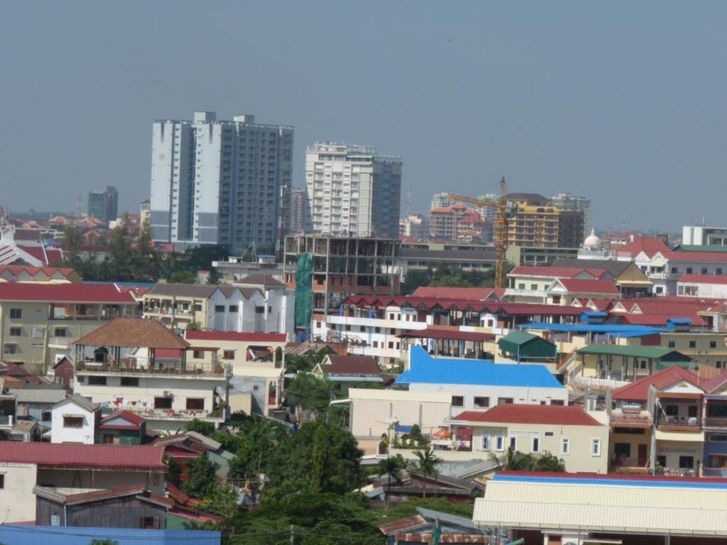 Hi Land Hotel Phnom Penh Exterior photo